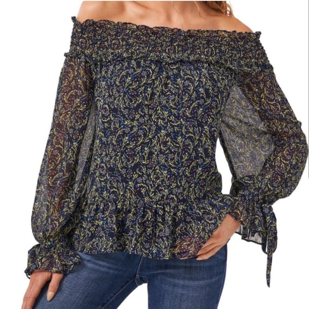 CeCe Blouse Women’s size medium pullover, off the shoulder.